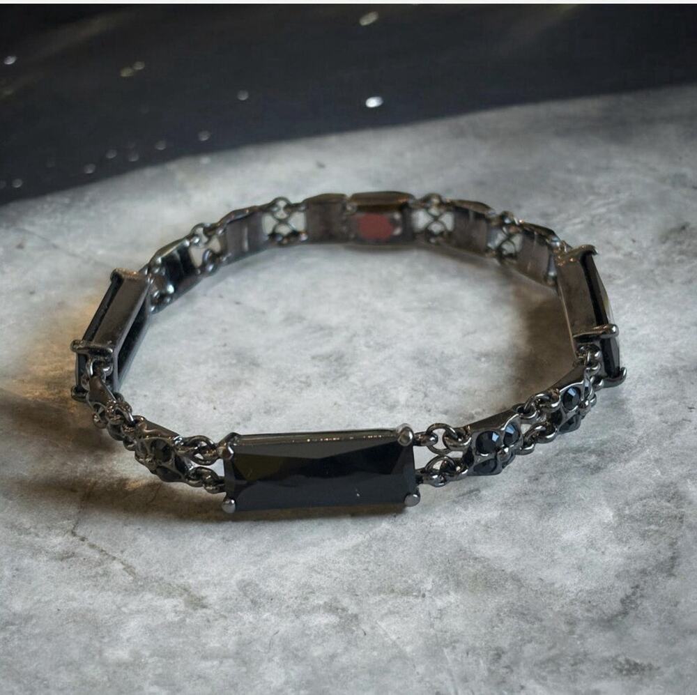 Gunmetal Link Bracelet With Black Faceted Stones Sz 6.75”